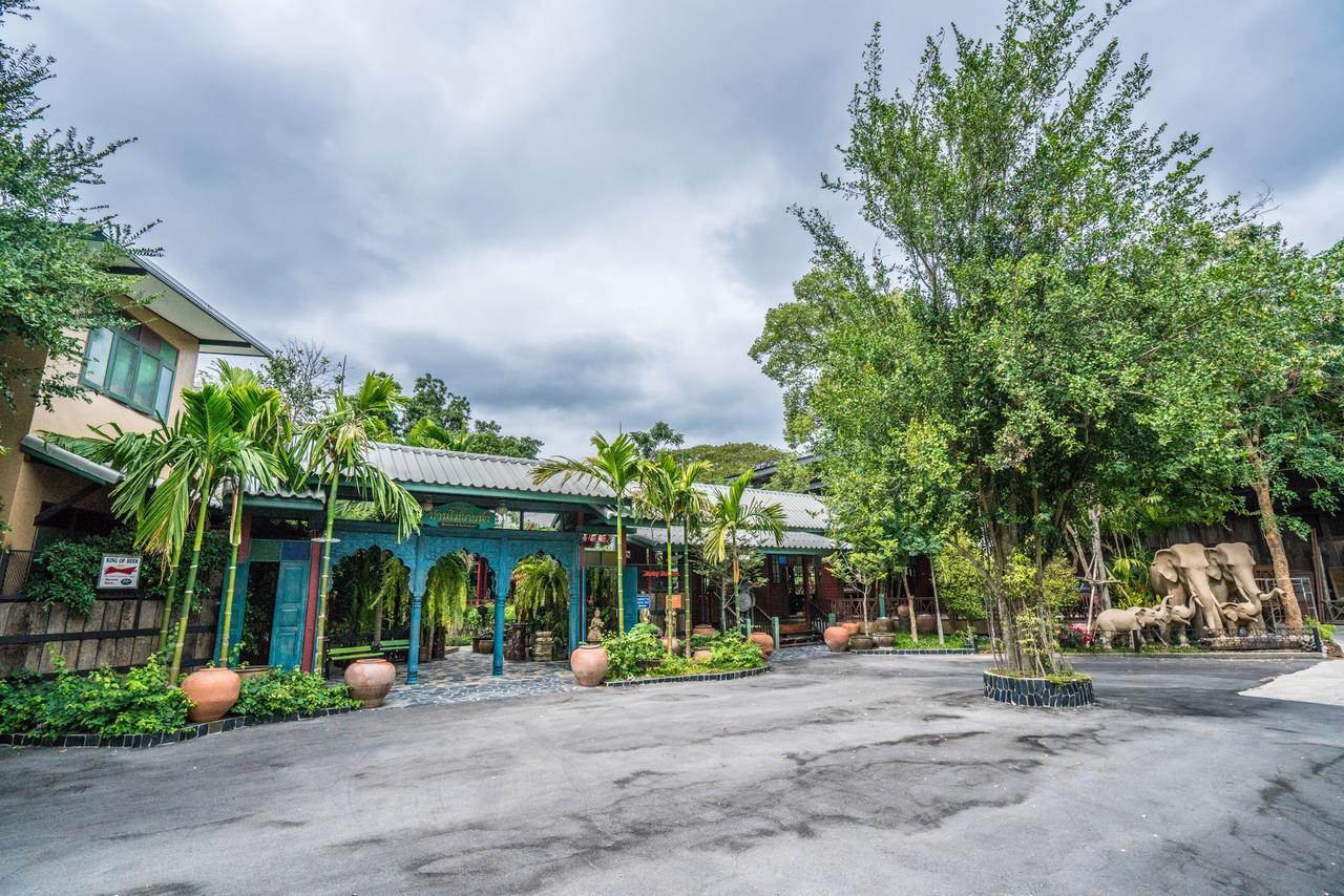 Ban Mai Vintage Hotel Pak Chong Exterior foto